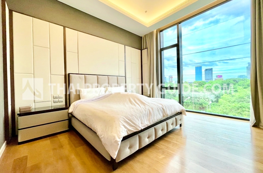 Condominium in Ploenchit 